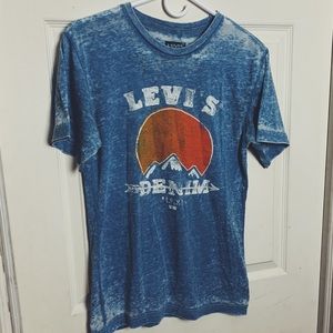 Levi t shirt